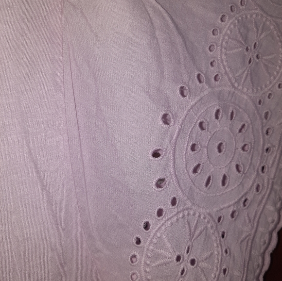 New Gap eyelet flutter top size medium - Picture 7 of 7